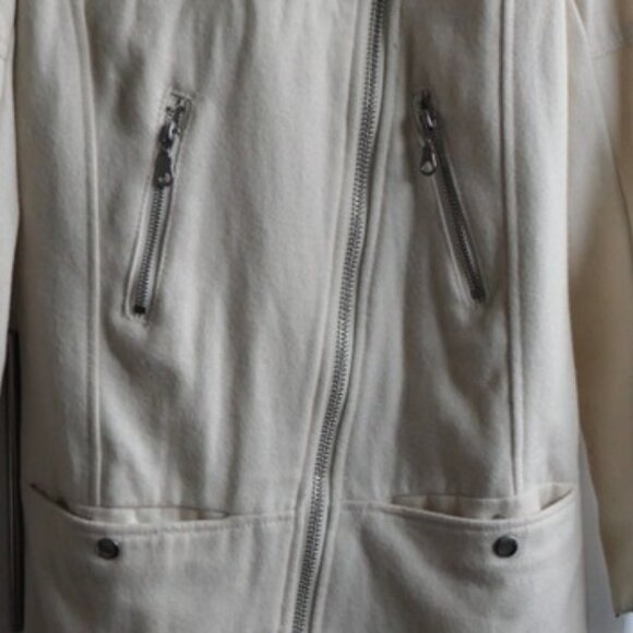 Winter wool white coat, with faux-shearling collar, Sz 2 - Picture 8 of 10